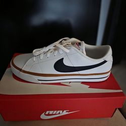 White And Black Black Nike For Sale