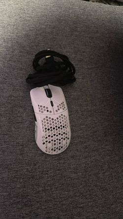 Glorious Model O Wired (BROKEN) -$10 FIRM perfect for parts