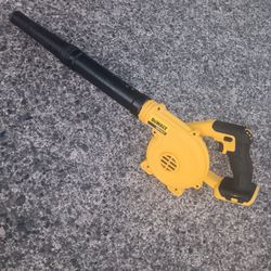 DeWalt DCE100B 20volt Vspeed Leaf Blower Vgood Condition. Many Other Tools. For Pick Up Fremont Seattle. No Low Ball Offers Please. No Trades 