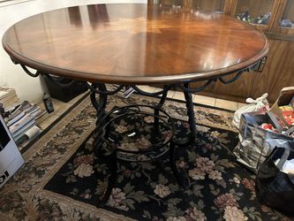 Ashley Nola Table Set