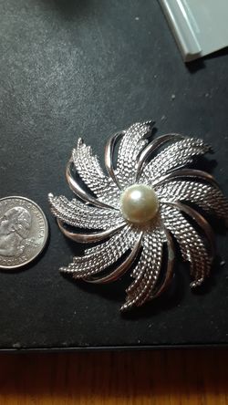 Sarah Coventry brooch