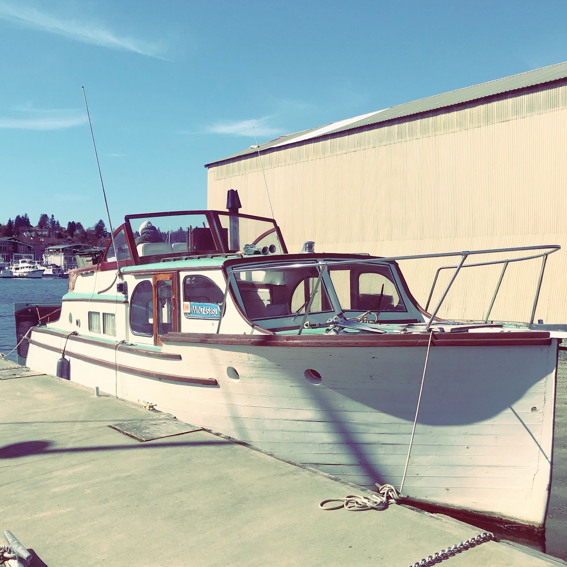 1946 33’ Ed Monk Designed bridge-deck cruiser Diesel