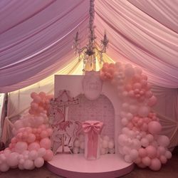 Carousel Theme Backdrop Balloons 
