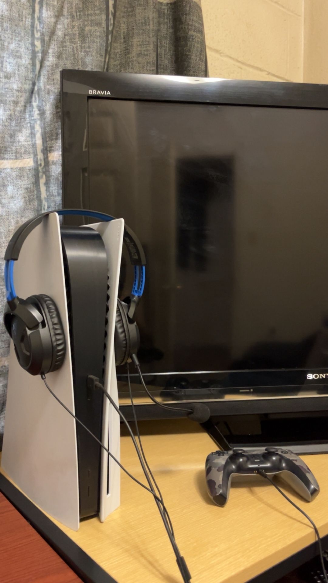 Ps5 Disc Version W/ TV, Controller And Headset