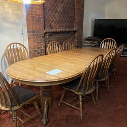 10’ dining table with 8 chairs 