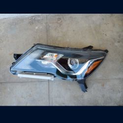 2017 - 2020 NISSAN PATHFINDER LEFT HEADLIGHT DRIVER SIDE GENUINE USED OEM. D3