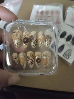 NEW PRESS ON NAILS - $18 for 8 sets! /PICK ⛏️ UP ONLY