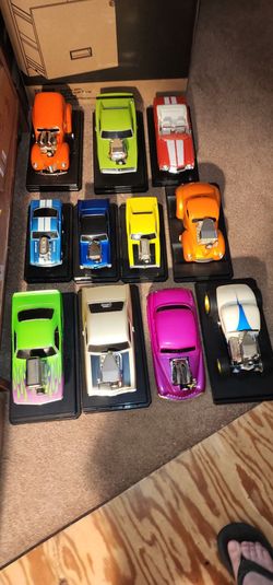 Muscle Machines Die-Cast Cars