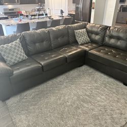 2 Piece Sectional Couch 