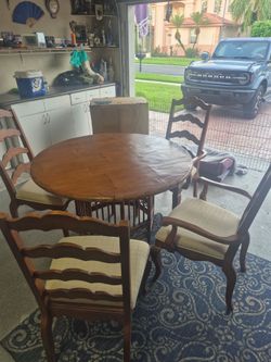 Round Wood Dining Table with 4 Chairs
