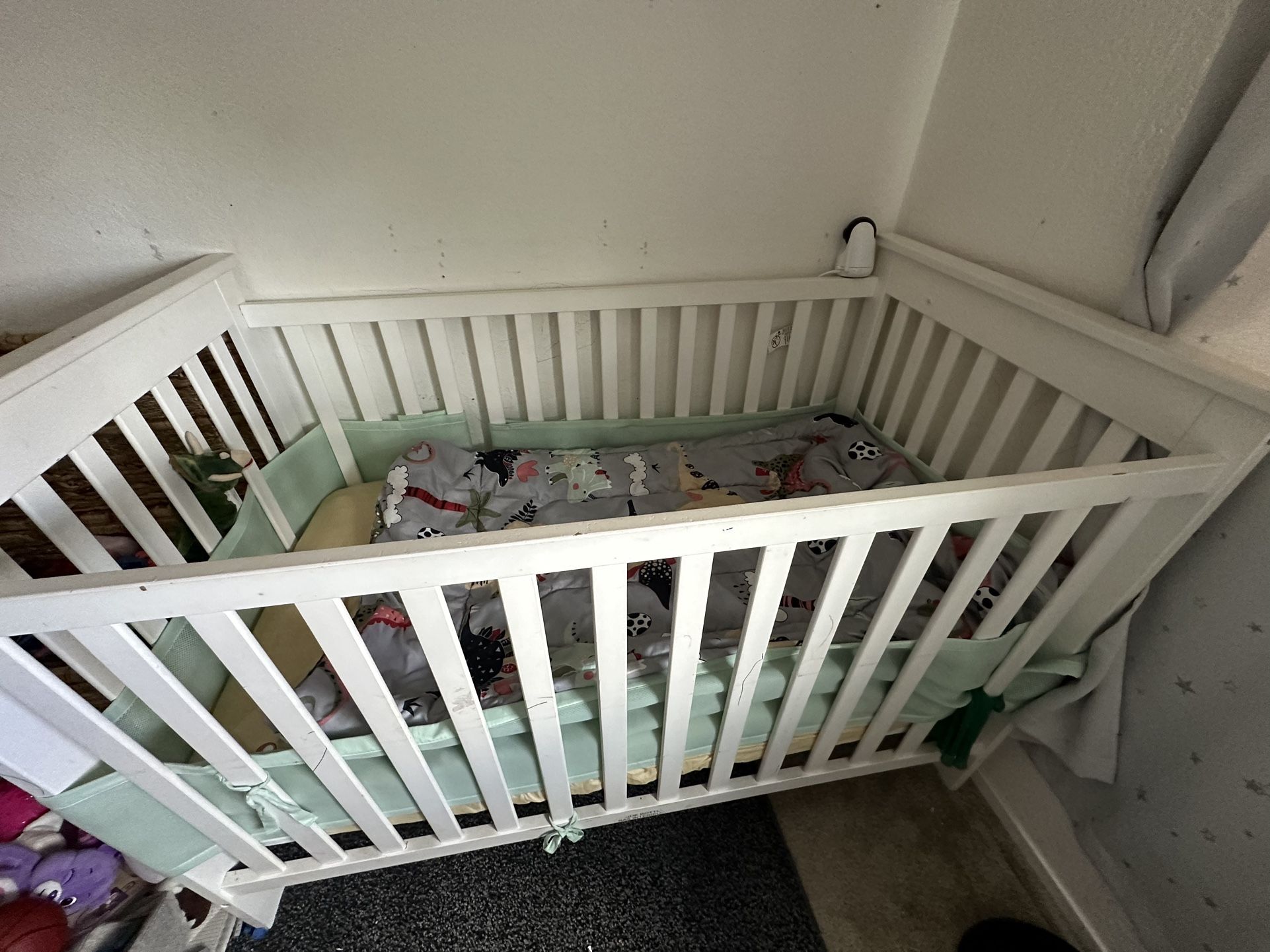 Baby Crib And Mattress 