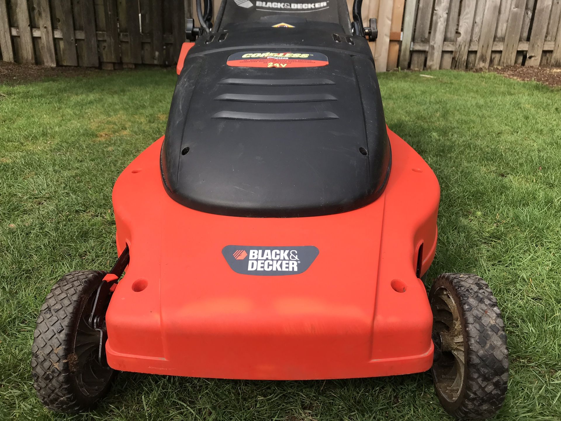 BLACK+DECKER Electric Lawn Mower, 12-Amp, 17-Inch, Corded (BEMW482ES) for  Sale in Cleveland, OH - OfferUp
