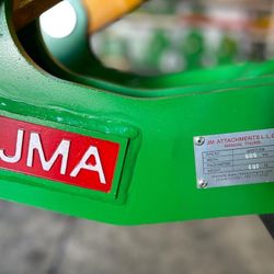 Weld-On Manual Thumb Fits all Machines that Weight 7-10 Tons.