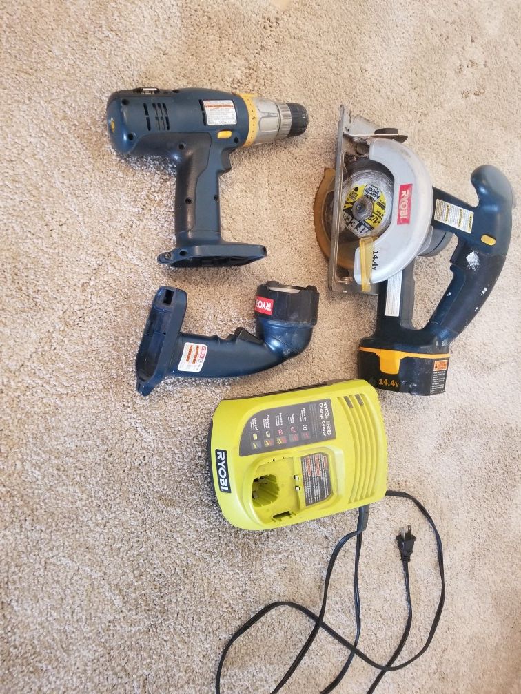 Ryobi power tools. Dril, saw, charger, flash