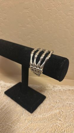 Pulsera mano de Calavera