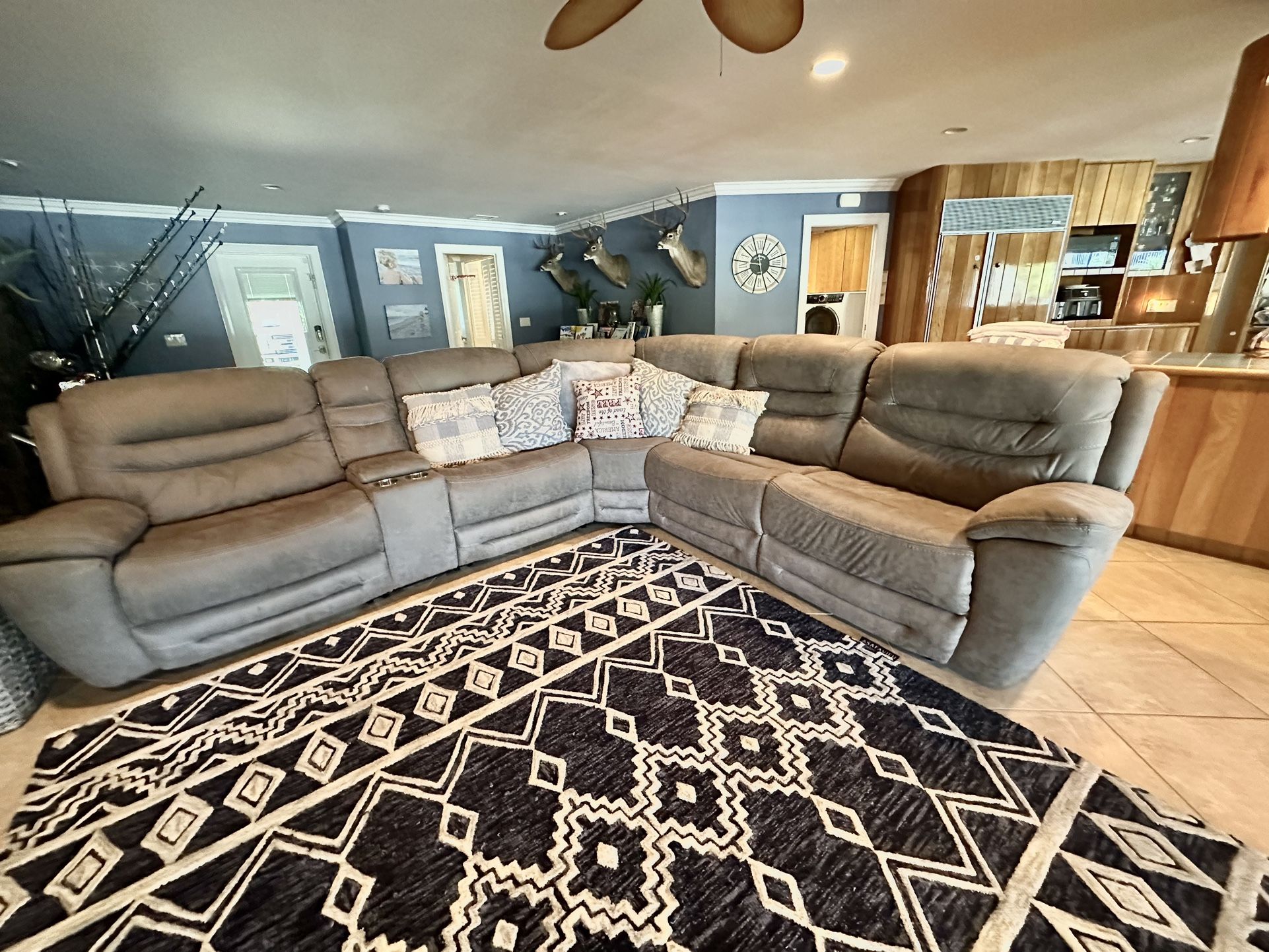 Grey Power Reclining Sectional with 6PCS/3PWR
