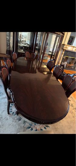 Dinning table walnut large