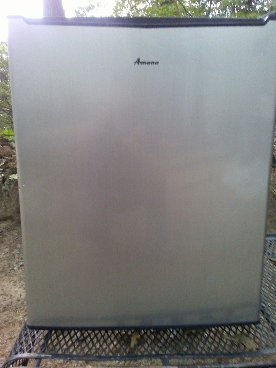 Amana AMA27S1 2.7 Cu Ft Frig
