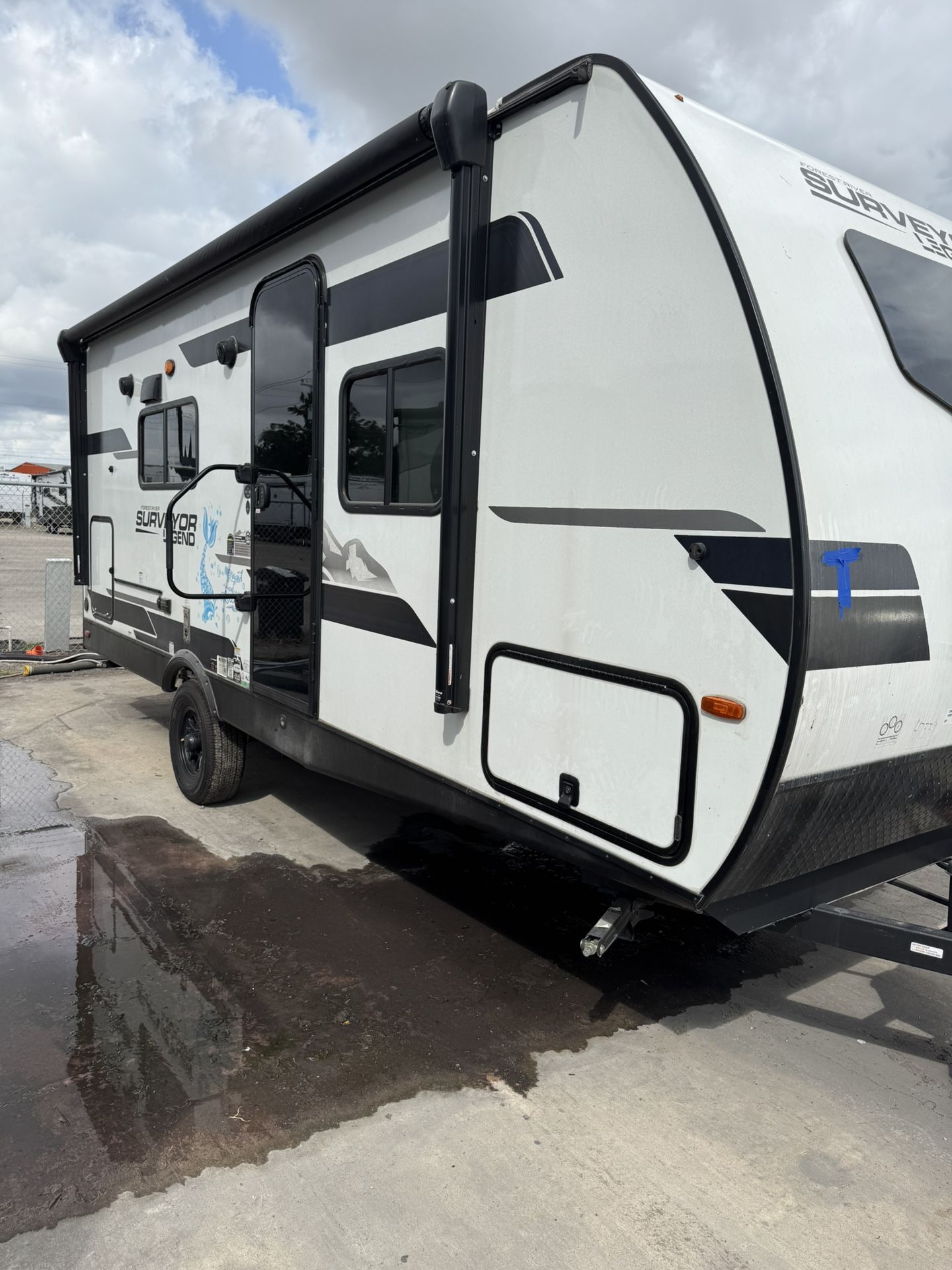 2024 Surveyor 28SSLE
