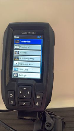 Garmin striker 4 fish finder