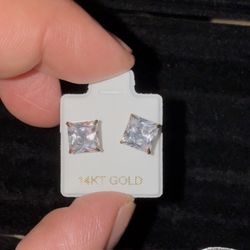 14kt Gold 8ct BIG SQUARE DIAMOND EARRING PAIR 