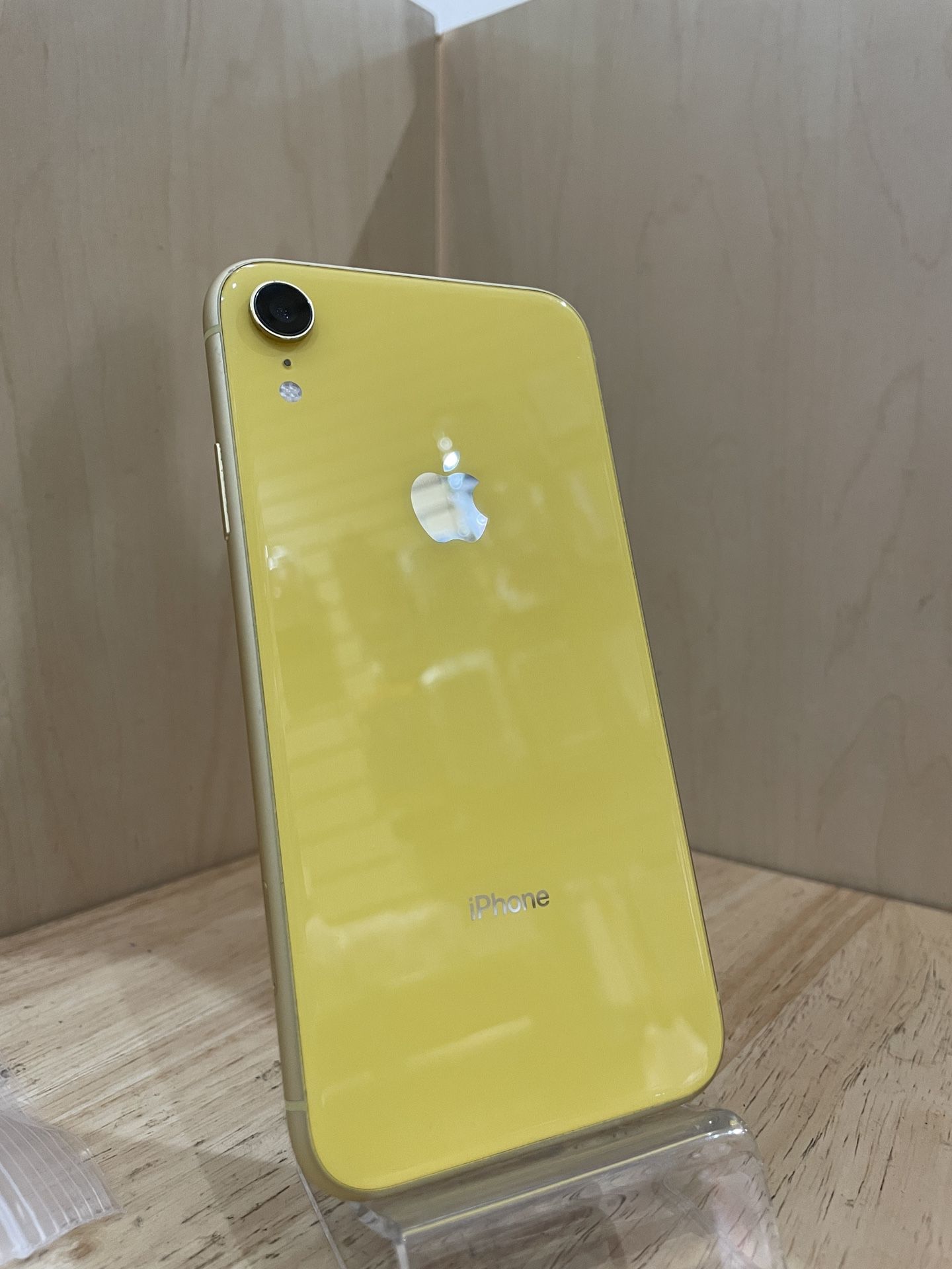 iPhone XR 64GB Yellow Factory Unlocked Used Like New