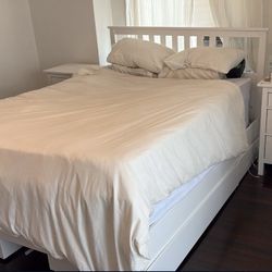 Queen Size Bed Frame w/ Mattress Four Drawers 