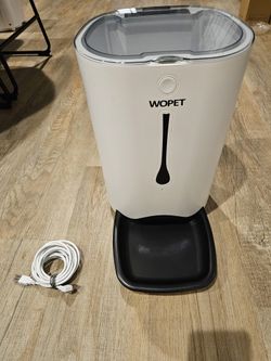 Wopet Automatic Pet Feeder, Like New