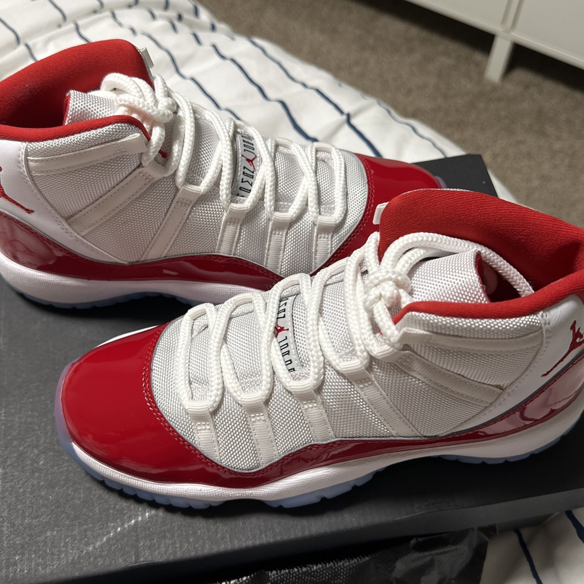 Air Jordan 11 Retro Low (Derek Jeter) 'RE2PECT' Basketball Sneakers – Size  10.5 for Sale in Seattle, WA - OfferUp