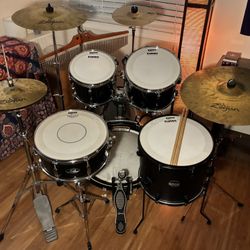 Pearl Roadshow Drum Set + Cymbals