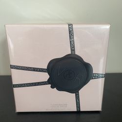 Victor Rolf Flowerbomb Perfume 
