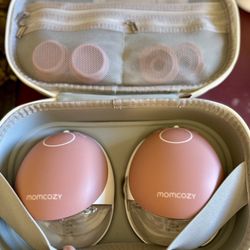 Momcozy M9 Mobile Flow Wearable Pump Cozy Red