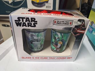 Star Wars 16 Oz cups with ice cube set