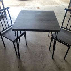 Two cheer table set