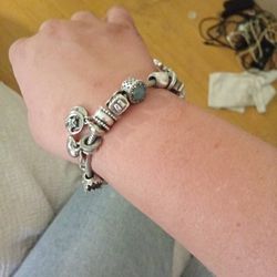 Pandora Bracelet With 13 Charms 