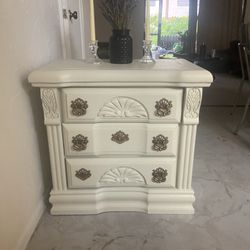 Vintage Refurbished 3 Drawer Dresser (free Delivery) 