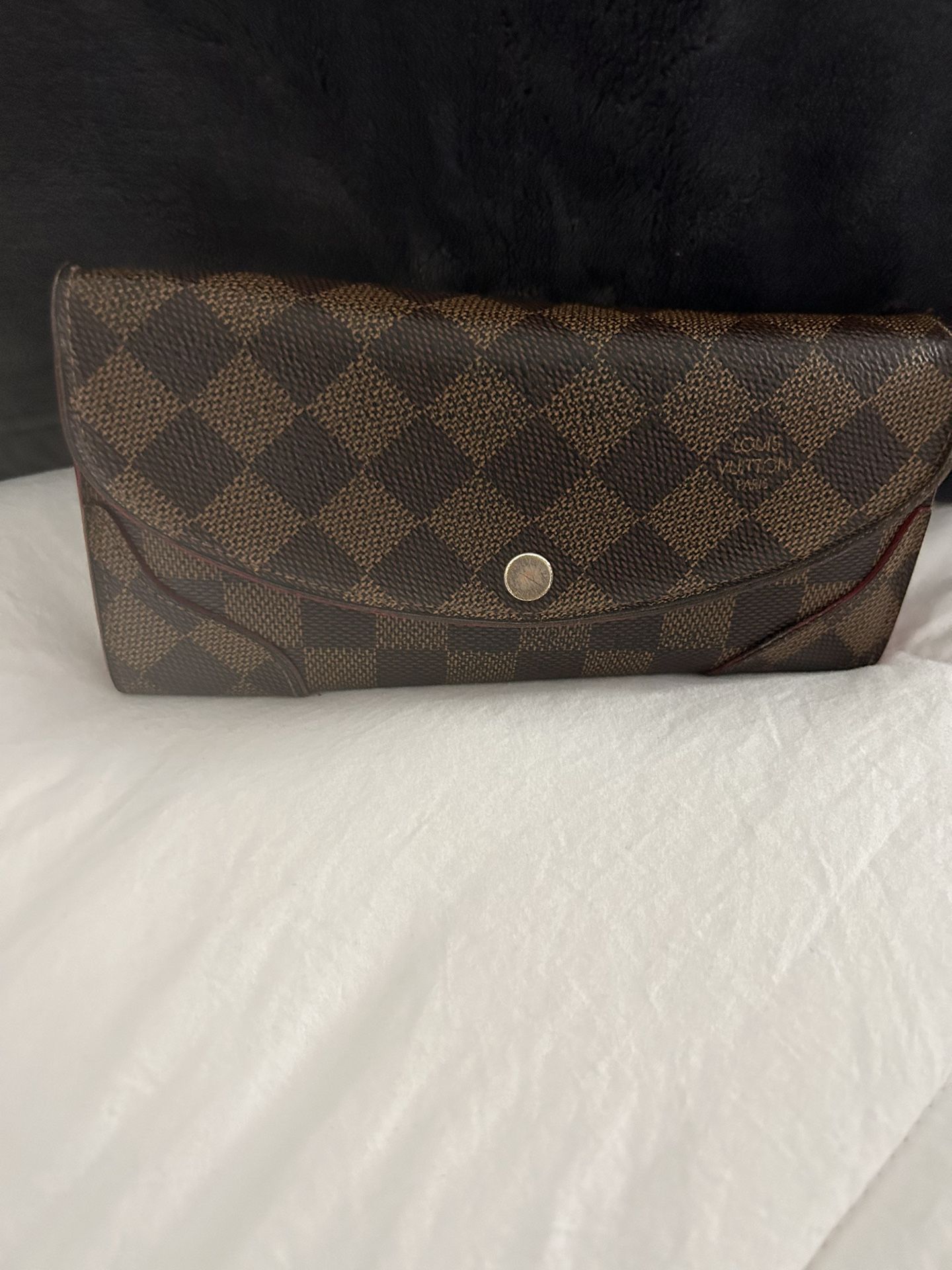 Authentic Louis Vuitton Sarah Wallet