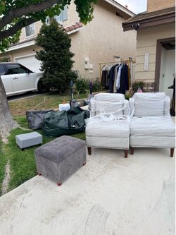 YARD SALE! Clothes, electronics , household items