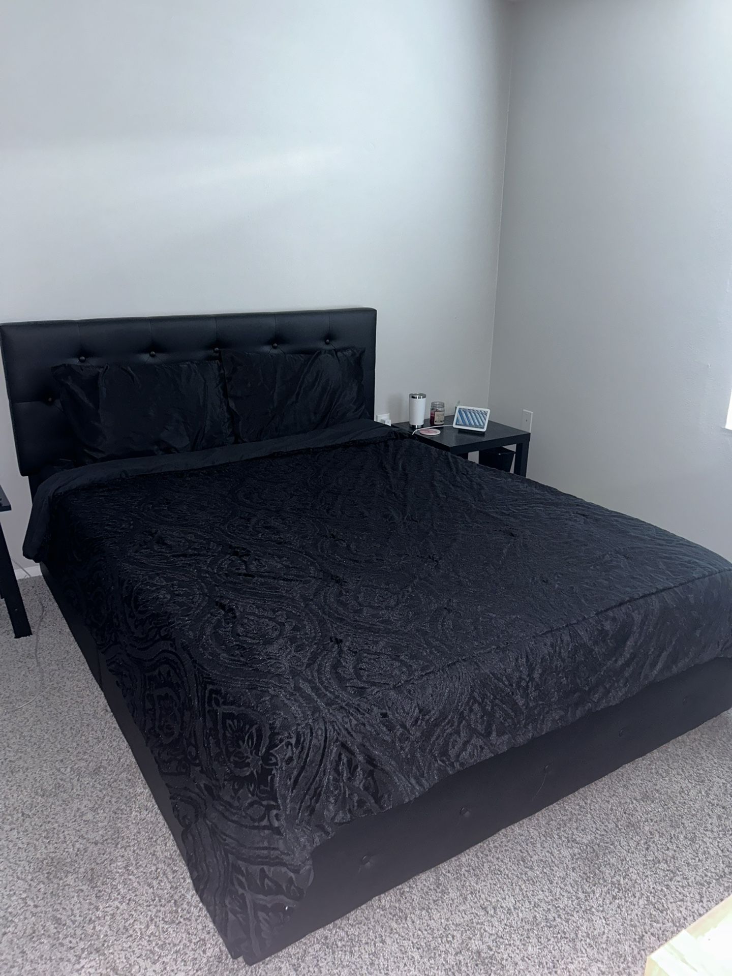 Queen Bed Set, mattress, bed frame, head board, comforter set