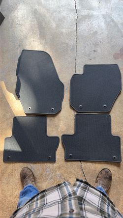 Volvo XC60 floor mats