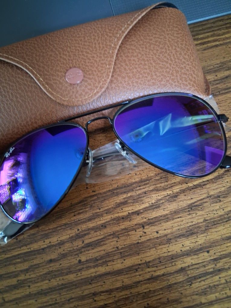 RAY BAN AVIATORS PURPLE WITH BLACK FRAME