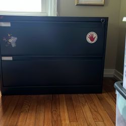 Locking Metal File Cabinet With Key