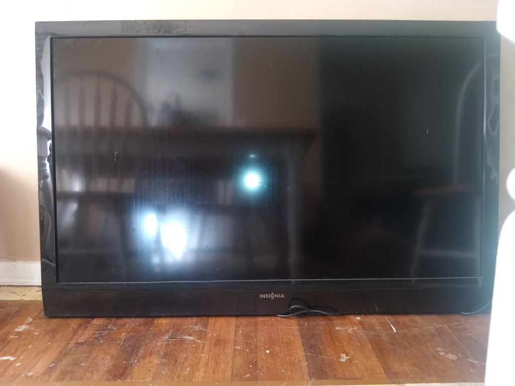 Insignia 55 inch TV For Sale 