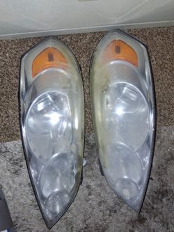 Pair of Car Headlight Assemblies