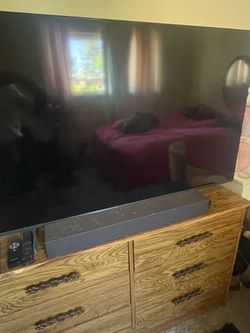 Samsung Tizen OS Smart TV.
