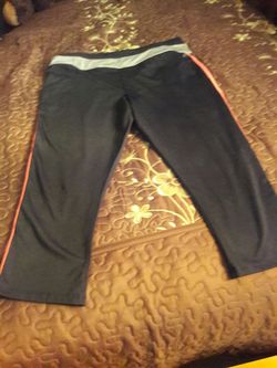 Workout capris pants