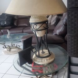 2 Side Tables And Coffee Table With 2 Lamps