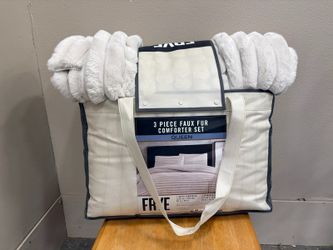 FRYE 3 Piece Faux Fur Comforter Set