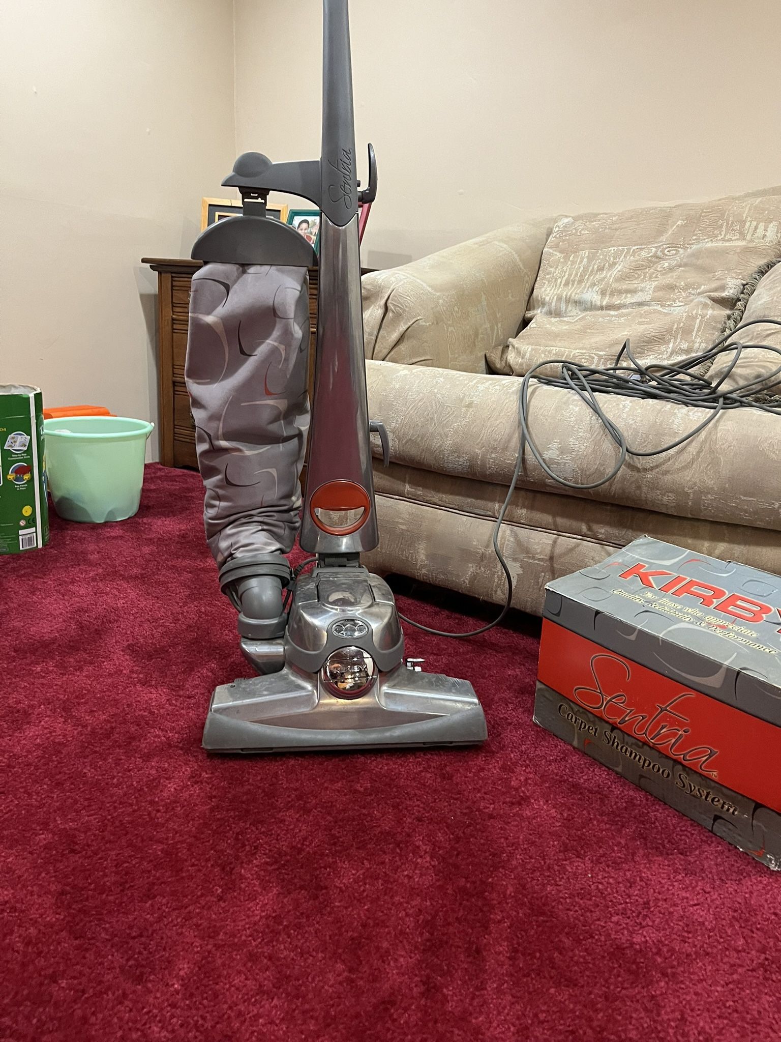 Kirby Vacuum Cleaner And Shampooer