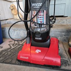 VACUUM CLEANERS THE ALMOST NEW WORK GOOD $60 ?for both ..$40 each
